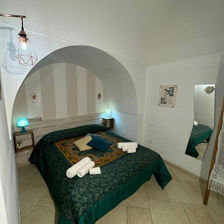 Le Ninfe Del Mare Bed & Breakfast Полиняно а Маре Екстериор снимка