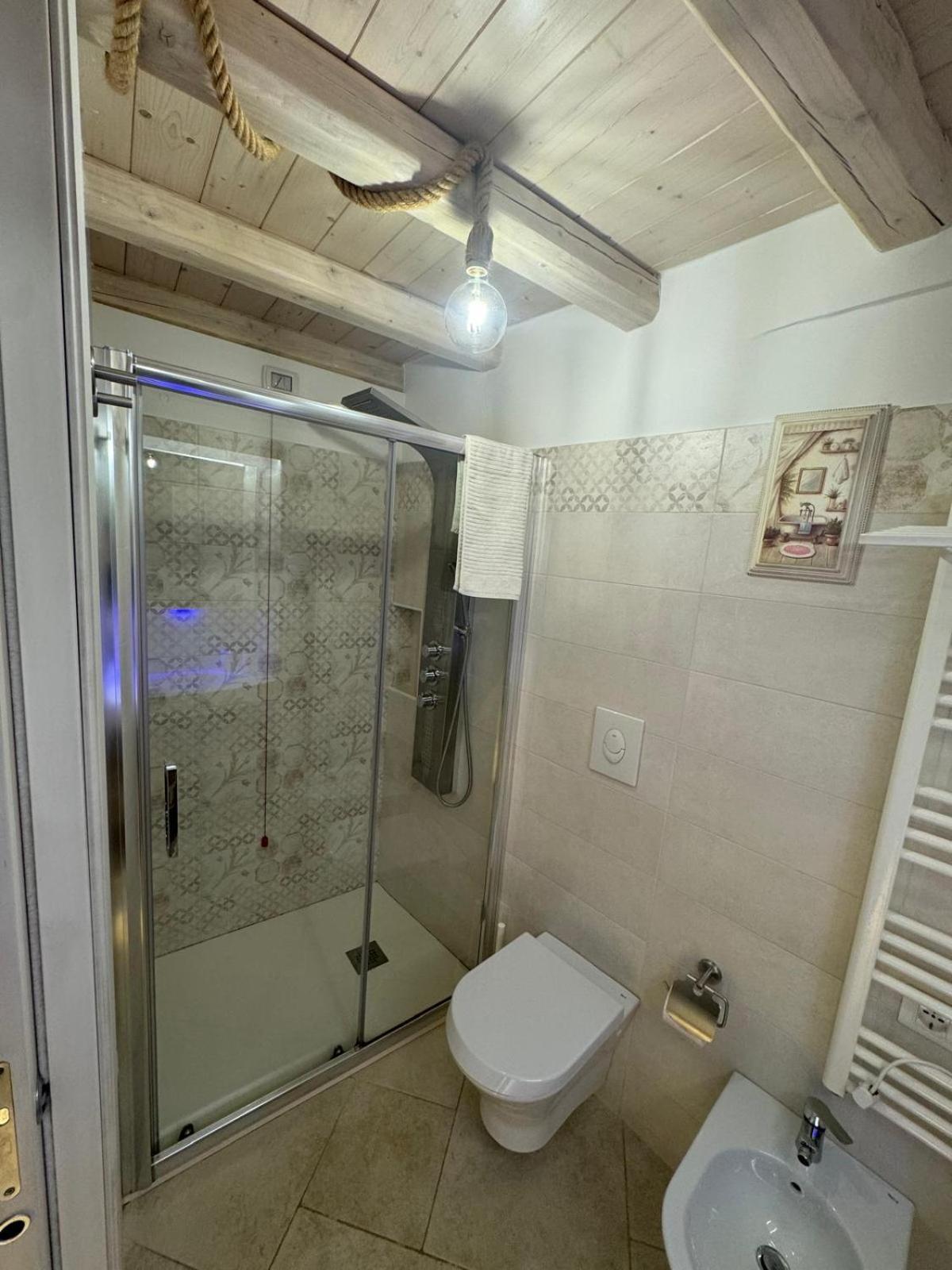 Le Ninfe Del Mare Bed & Breakfast Полиняно а Маре Екстериор снимка