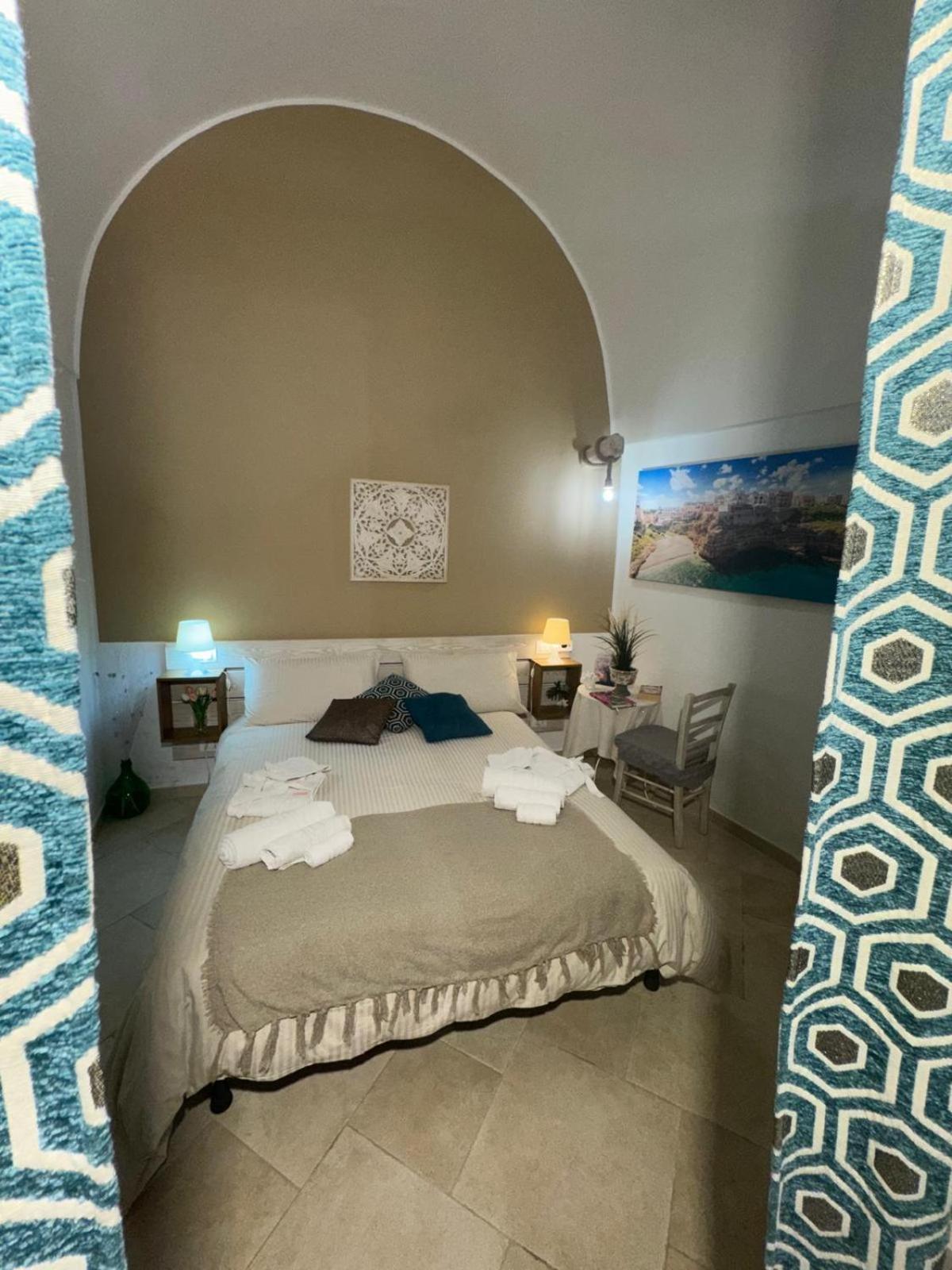 Le Ninfe Del Mare Bed & Breakfast Полиняно а Маре Екстериор снимка