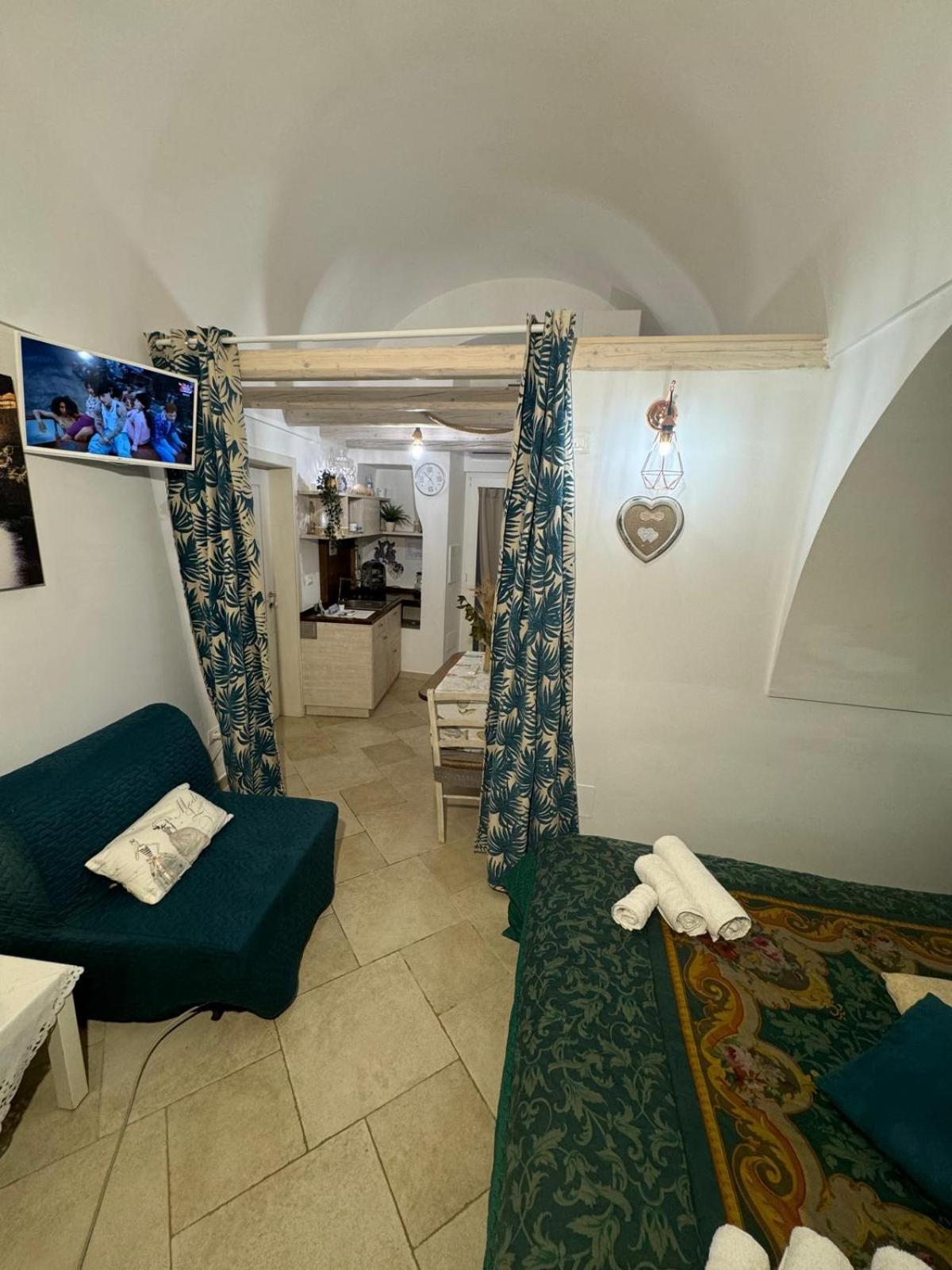 Le Ninfe Del Mare Bed & Breakfast Полиняно а Маре Екстериор снимка