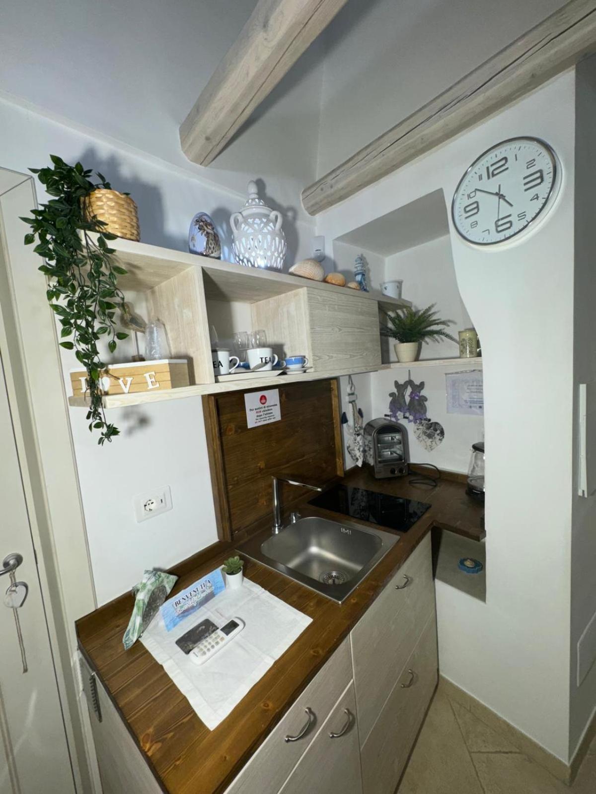 Le Ninfe Del Mare Bed & Breakfast Полиняно а Маре Екстериор снимка