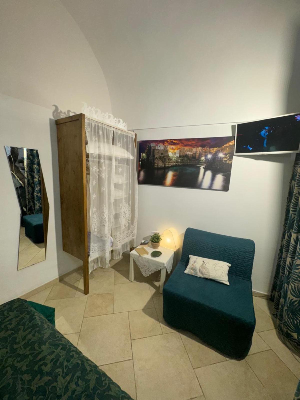 Le Ninfe Del Mare Bed & Breakfast Полиняно а Маре Екстериор снимка