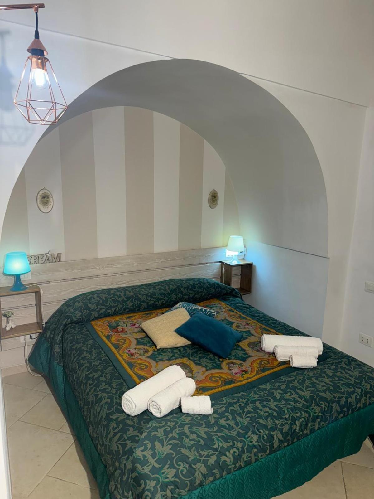 Le Ninfe Del Mare Bed & Breakfast Полиняно а Маре Екстериор снимка